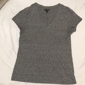 Grey v neck tshirt